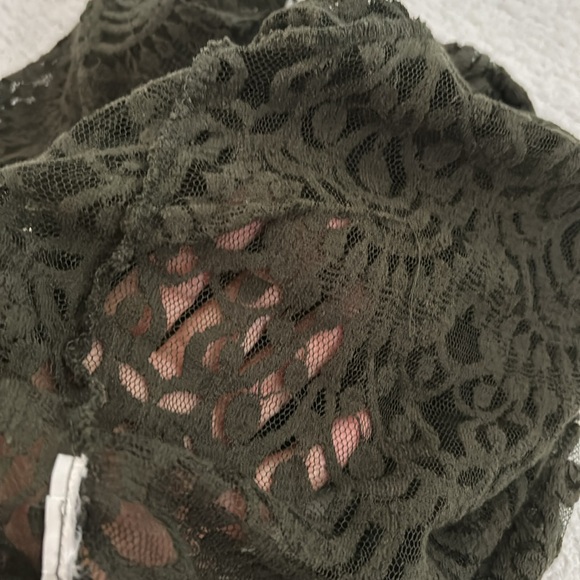 BANANA REPUBLIC CORDED LACE, GREEN BLOUSE WITH BACK BUTTONS- SIZE XS - Picture 16 of 17